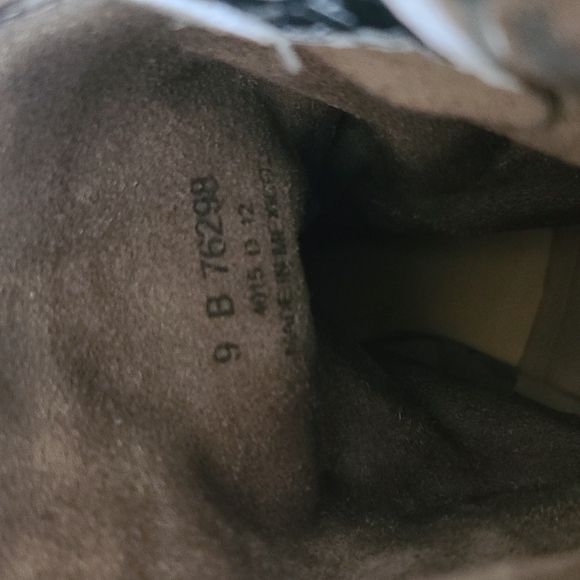 Frye | size 9 | distressed engineer boot with heel - Picture 9 of 14